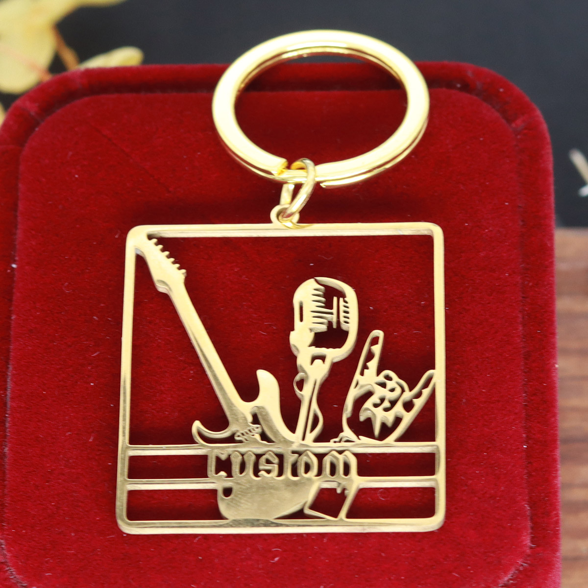 Custom Name Guitar Keychain Pe - Vintage Fashion Names 评论和价格
