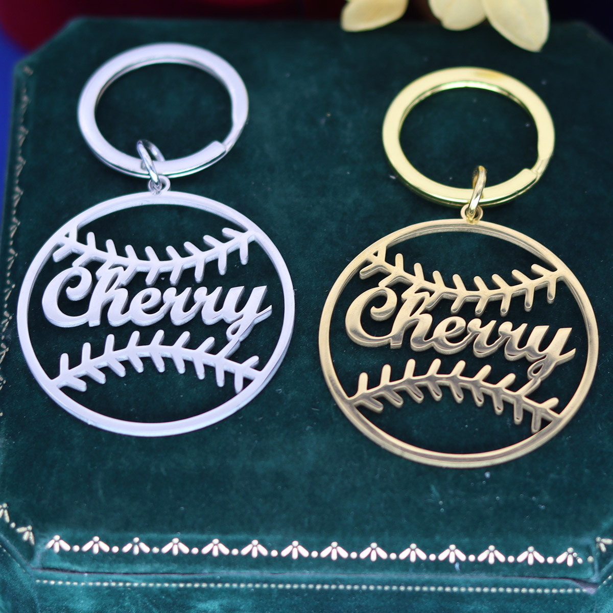 Custom Name Ball Keychain Pers - Vintage Fashion Names 评论和价格