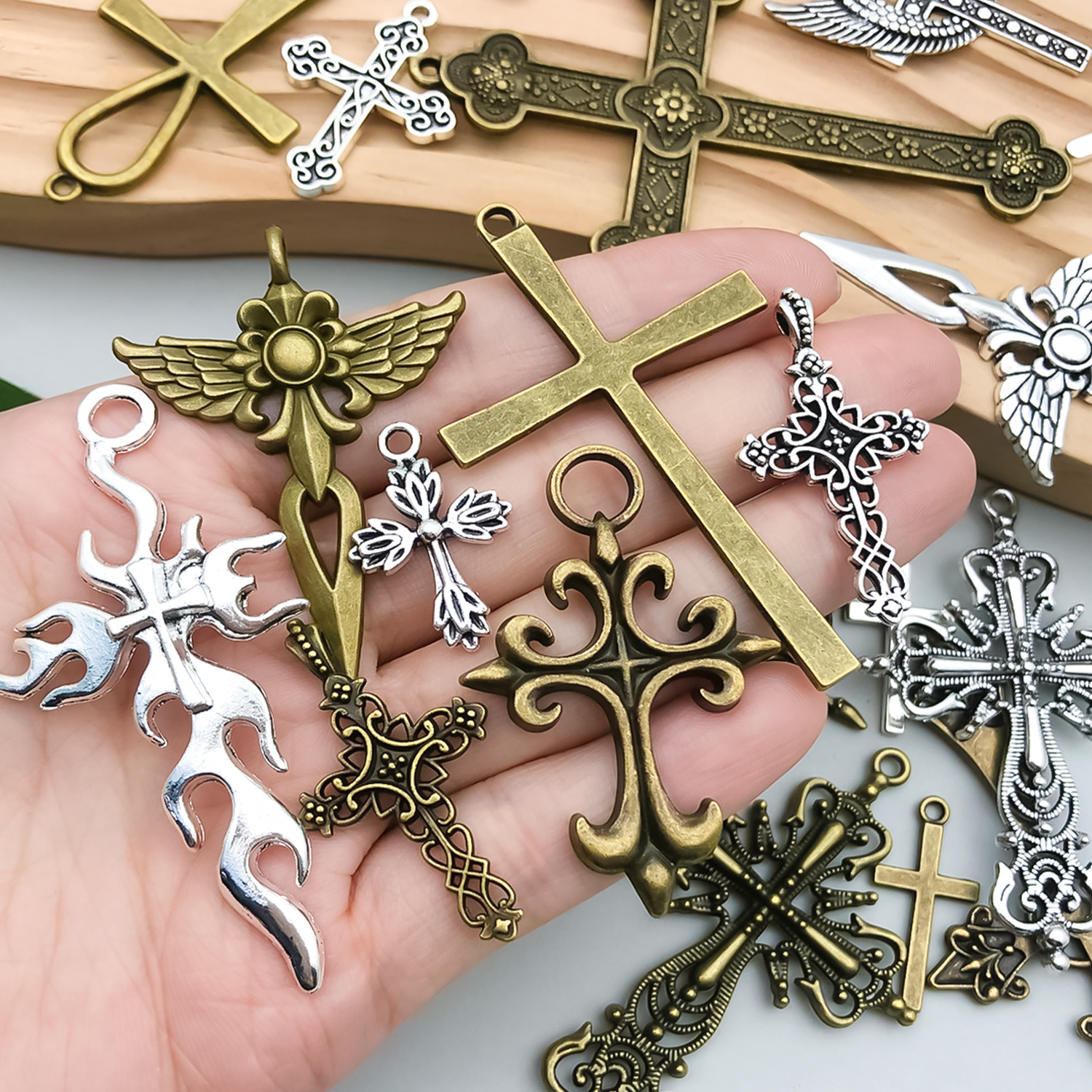 Cross-border Hot-Selling Cross - Vintage Fashion Ornaments 评论和价格