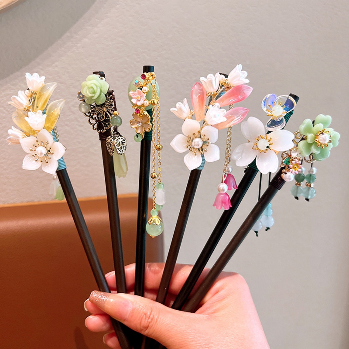 Exquisite Flower Tassel Wooden - Vintage Fashion Accessories 评论和价格